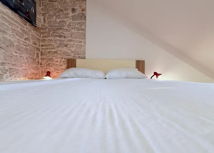 Casa Pietra 27 , Authentic Istrian Stone House Peruški