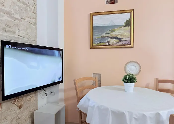 Casa Pietra 27 , Authentic Istrian Stone House Ferienhaus