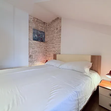 Casa Pietra 27 , Authentic Istrian Stone House *